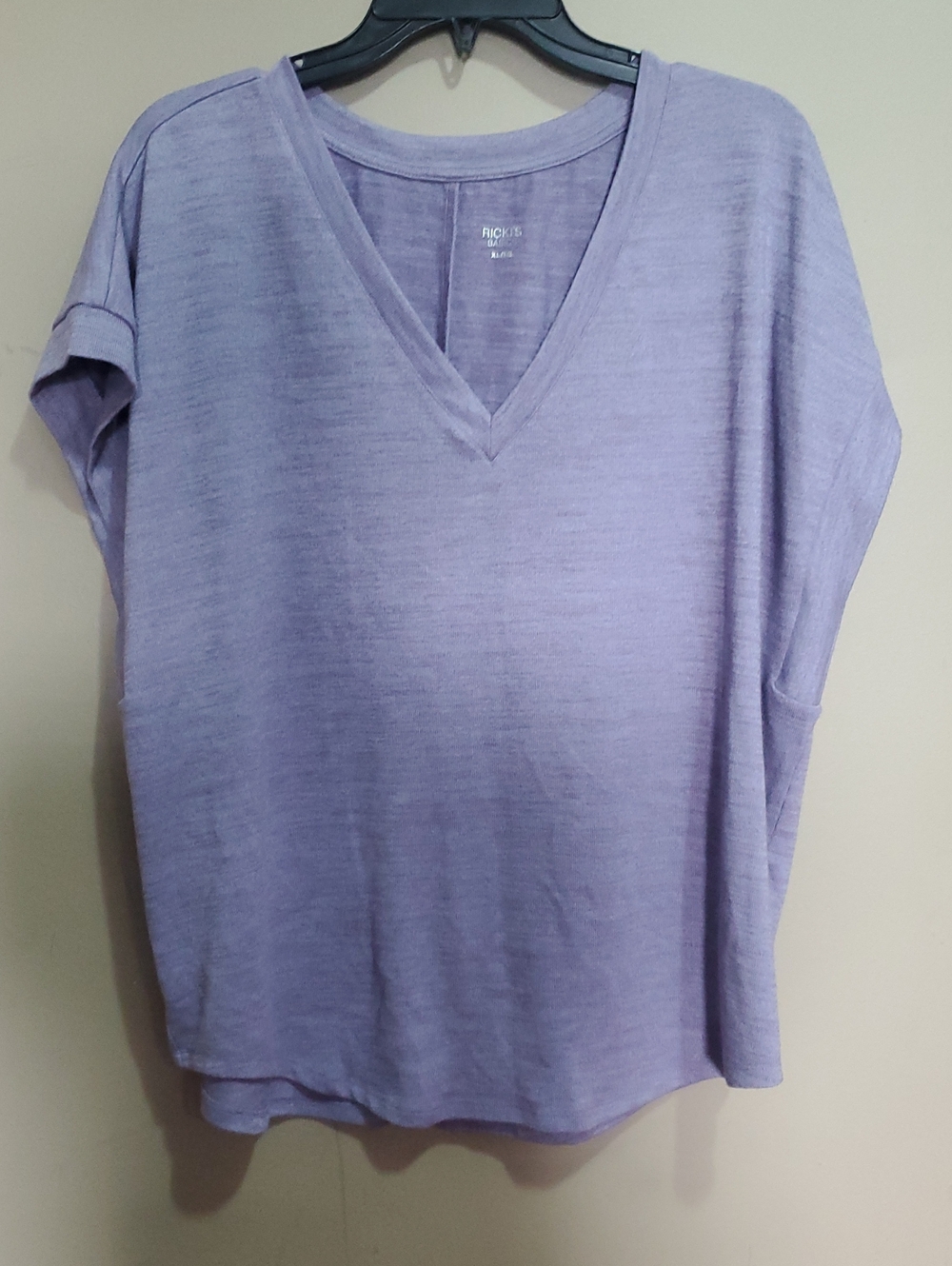 Ricki's Soft Lavender V-Neck Short Sleeve Top Size Xl